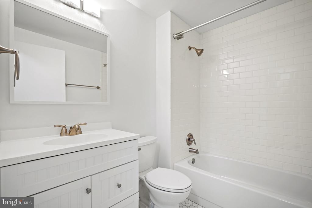 5863 JACKSONS OAK COURT