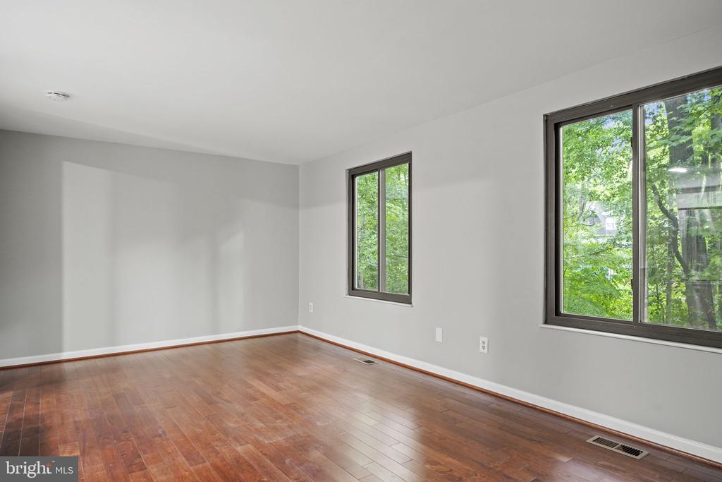 5863 JACKSONS OAK COURT