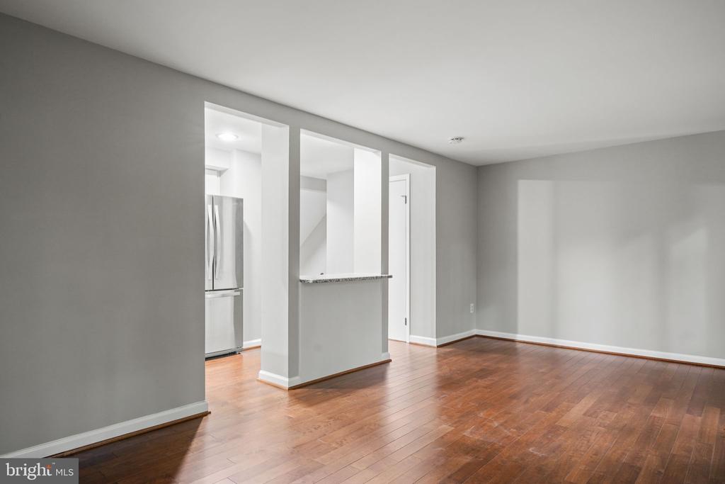 5863 JACKSONS OAK COURT
