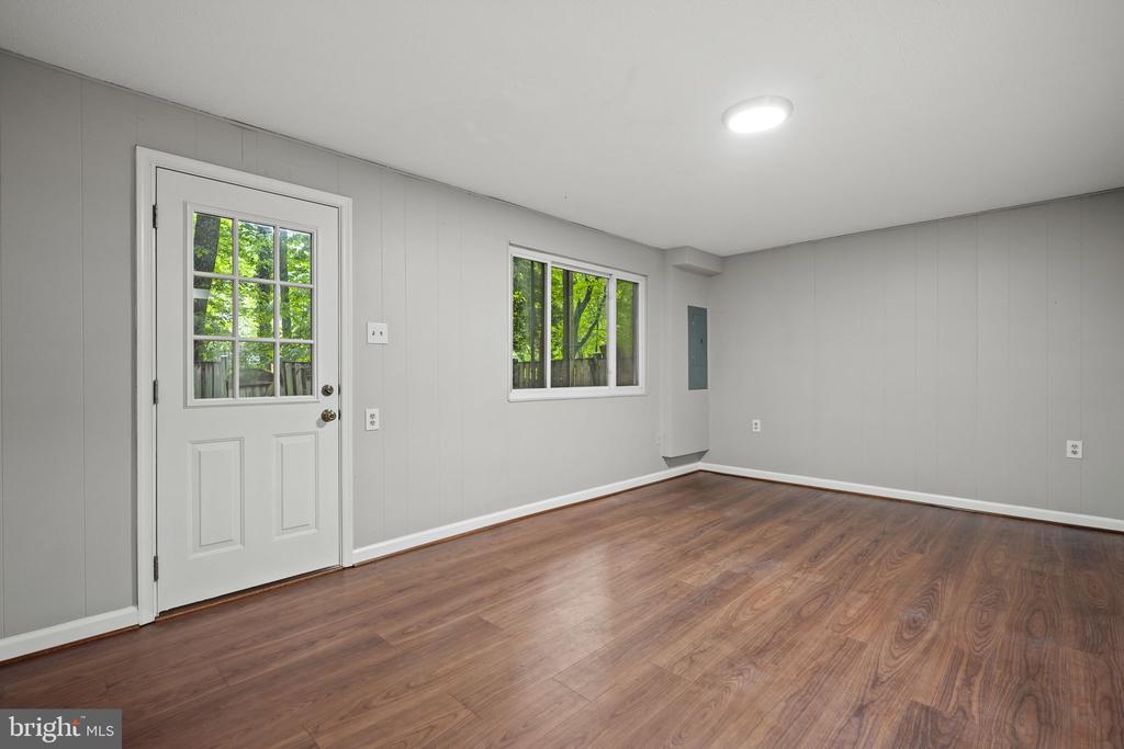 5863 JACKSONS OAK COURT
