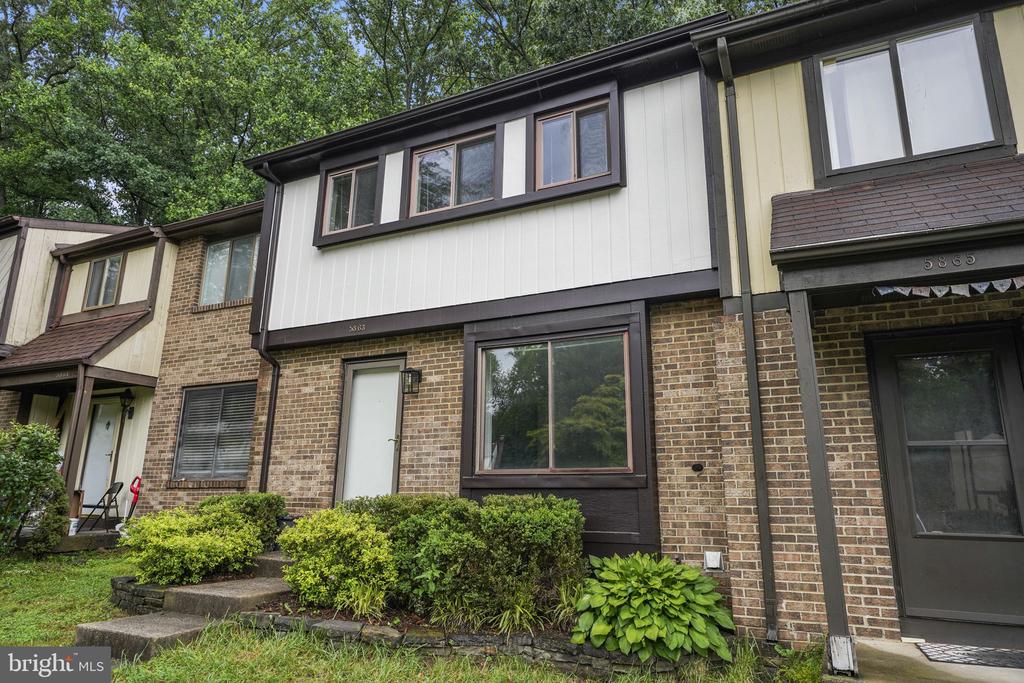 5863 JACKSONS OAK COURT