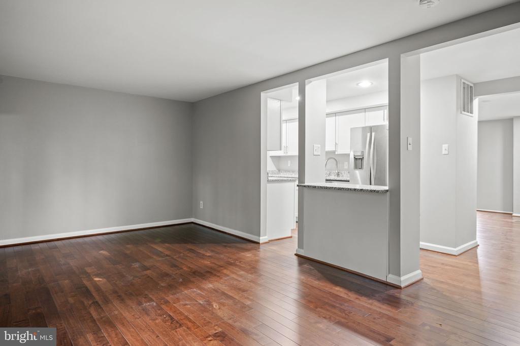 5863 JACKSONS OAK COURT