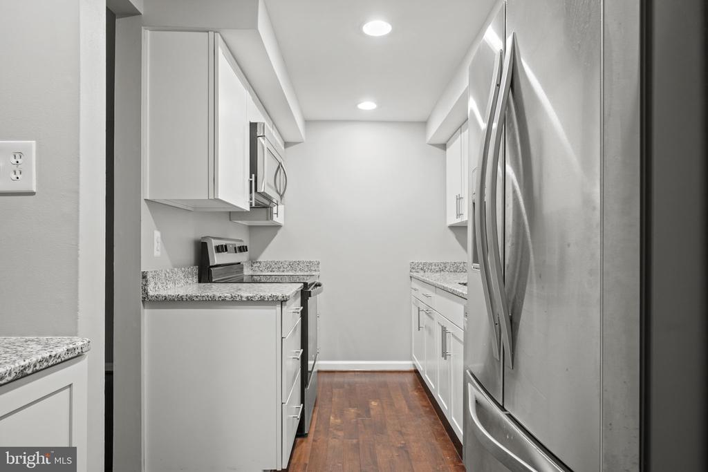 5863 JACKSONS OAK COURT