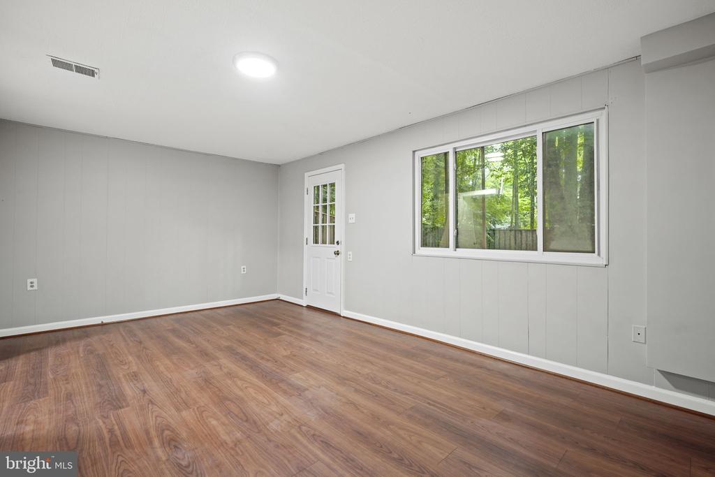 5863 JACKSONS OAK COURT