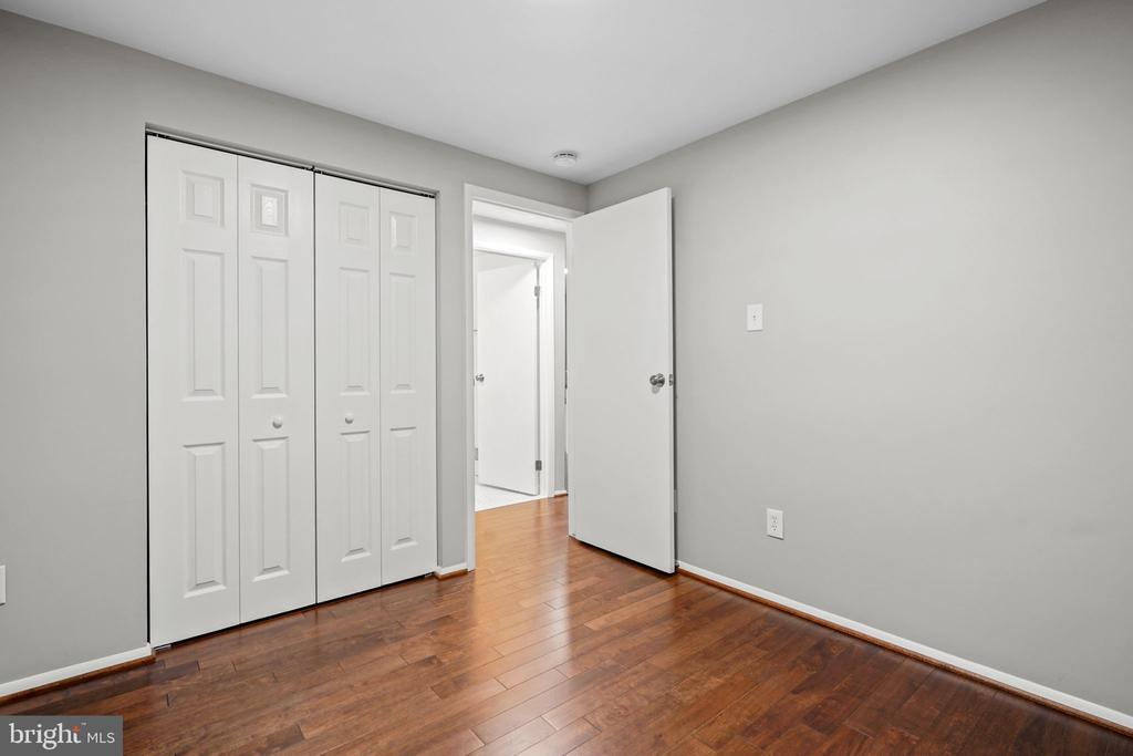 5863 JACKSONS OAK COURT