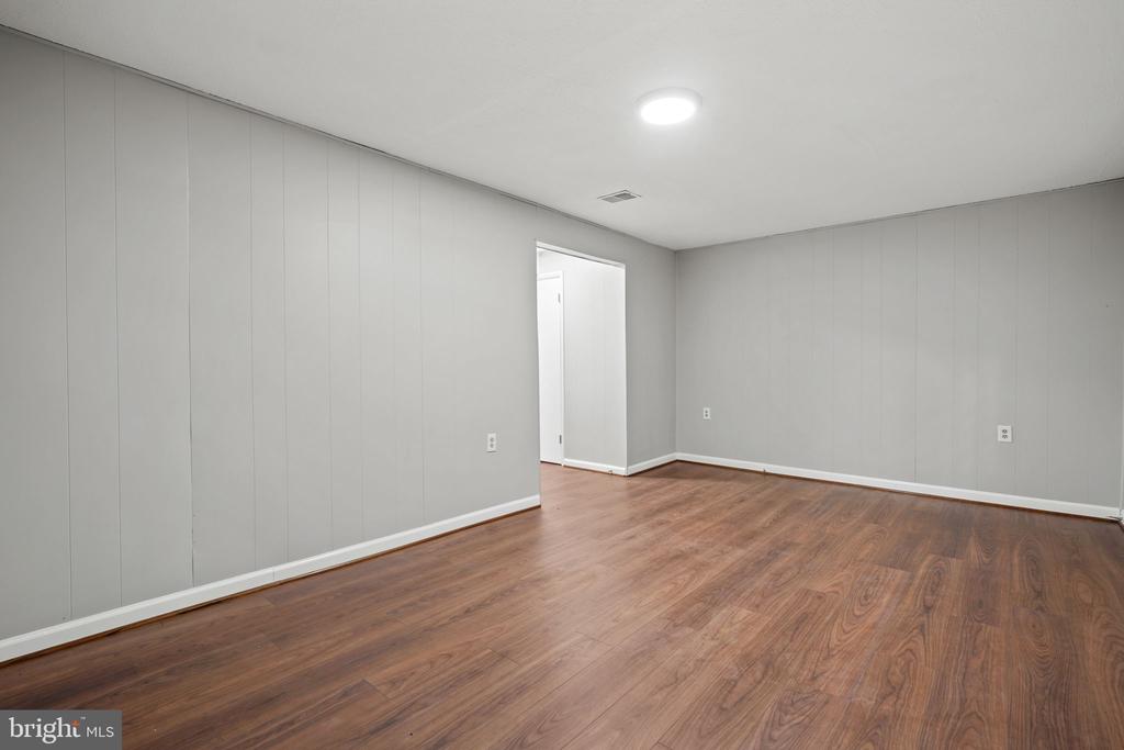 5863 JACKSONS OAK COURT