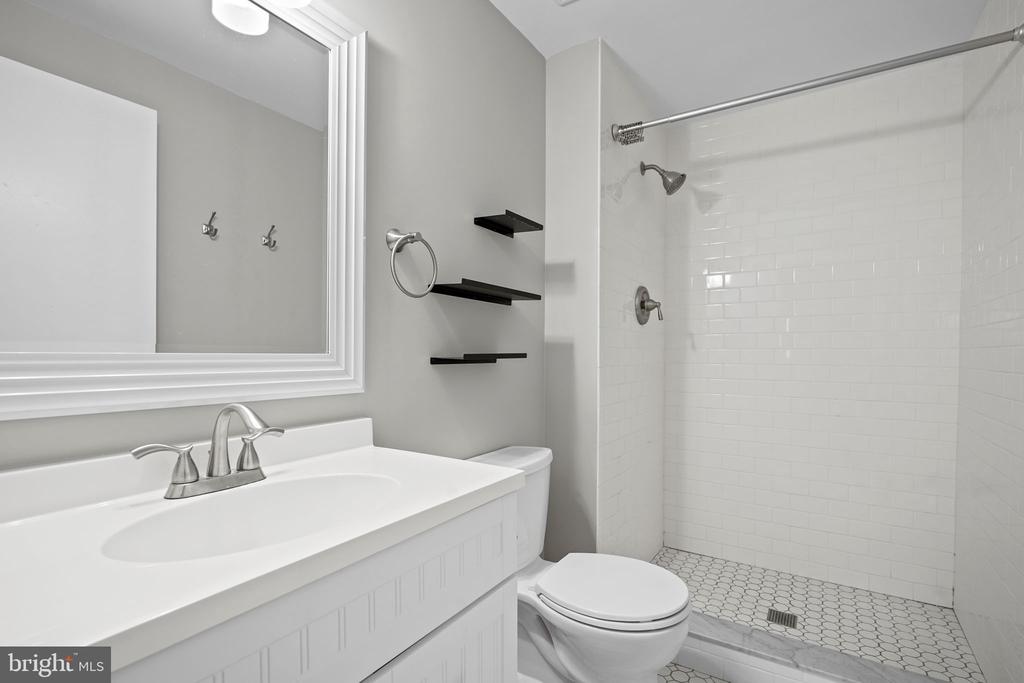 5863 JACKSONS OAK COURT