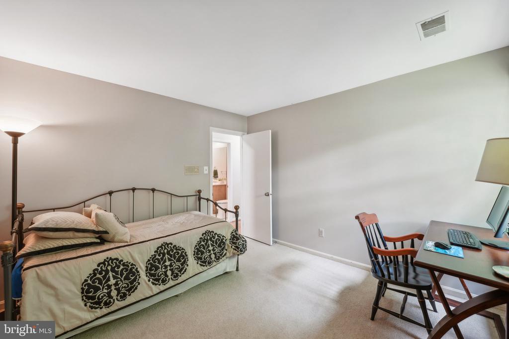 1484 OLD ASH GROVE