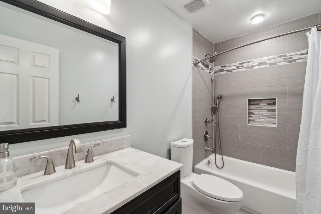 11489 CARRIAGE GATE COURT