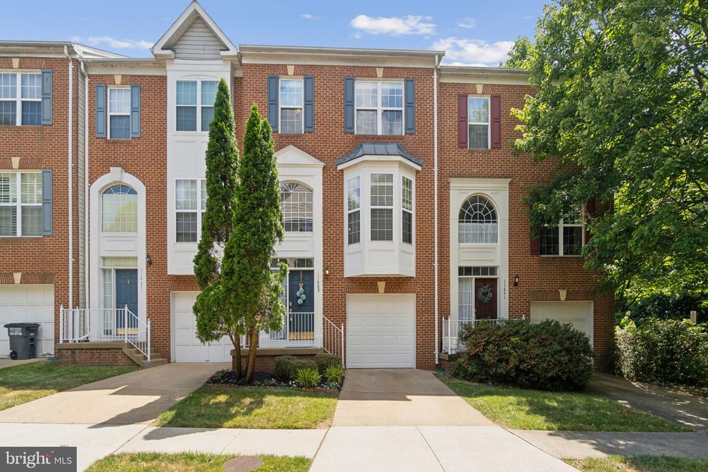 11489 CARRIAGE GATE COURT