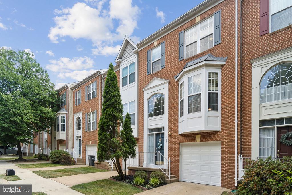11489 CARRIAGE GATE COURT