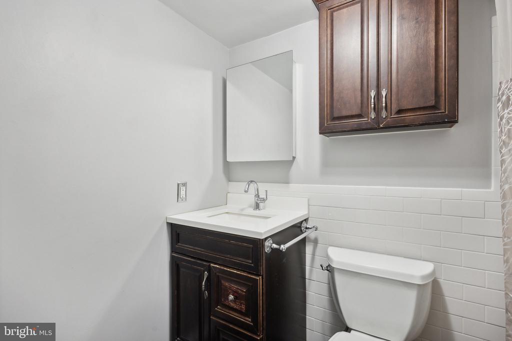 6135 LEESBURG PIKE 305