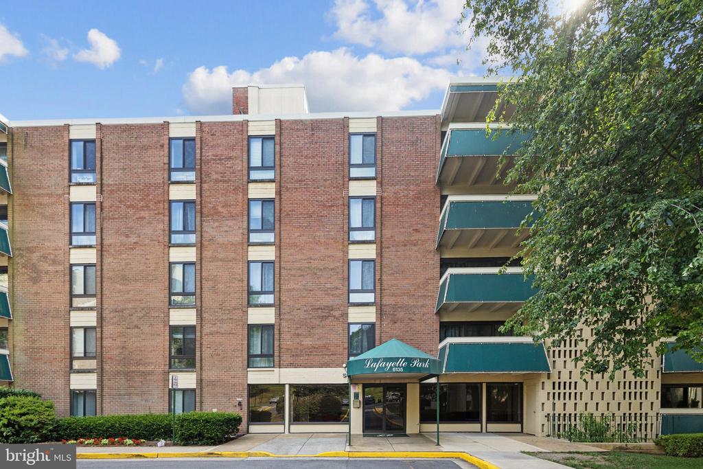 6135 LEESBURG PIKE 305