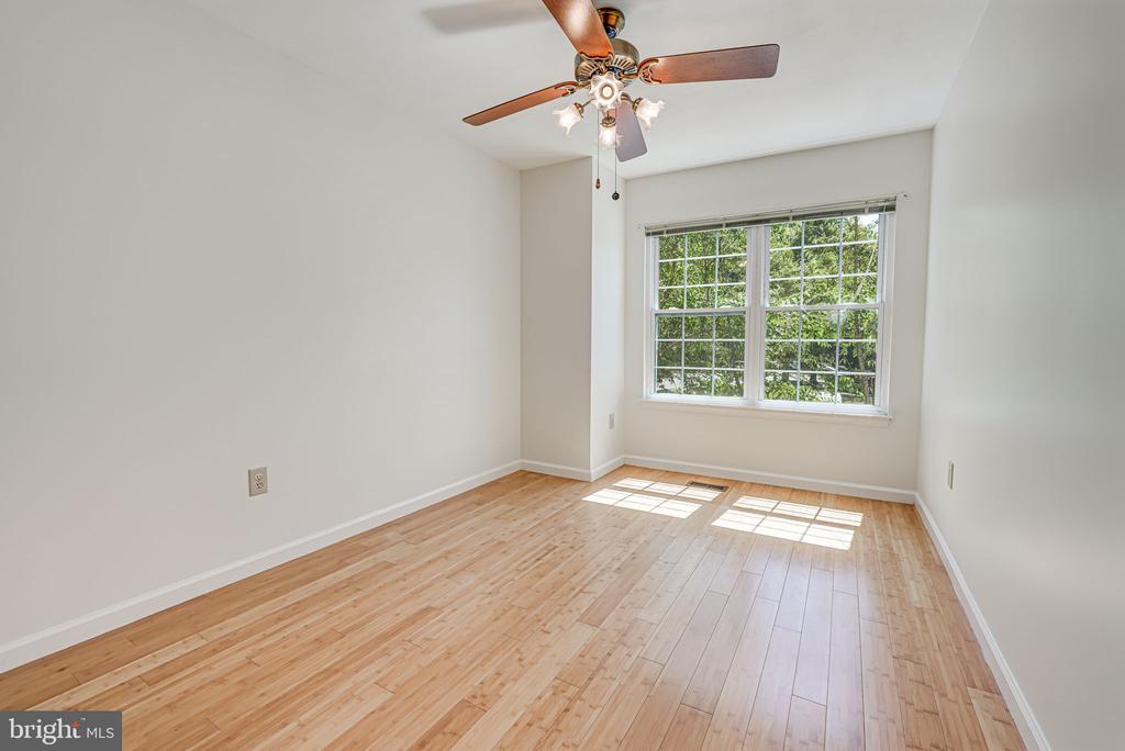 5927 HEATHERWOOD COURT