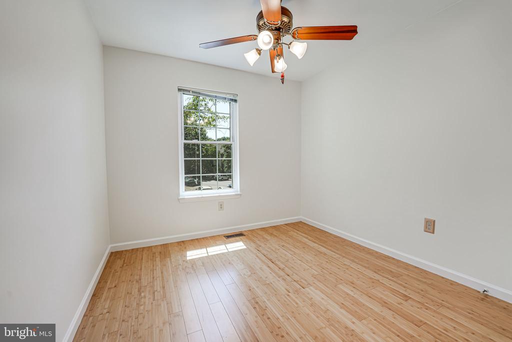 5927 HEATHERWOOD COURT