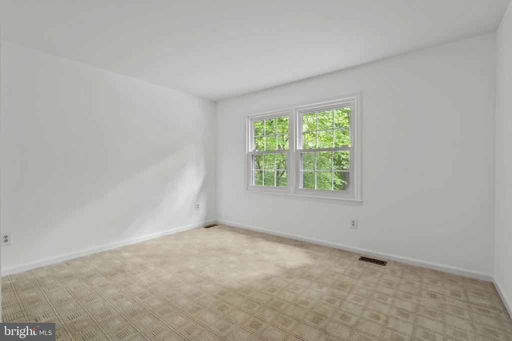 5914 SKYLINE HEIGHTS COURT