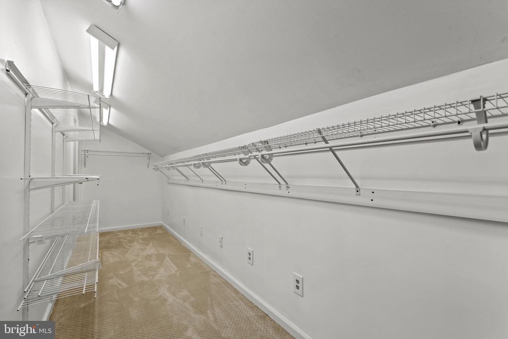 5914 SKYLINE HEIGHTS COURT
