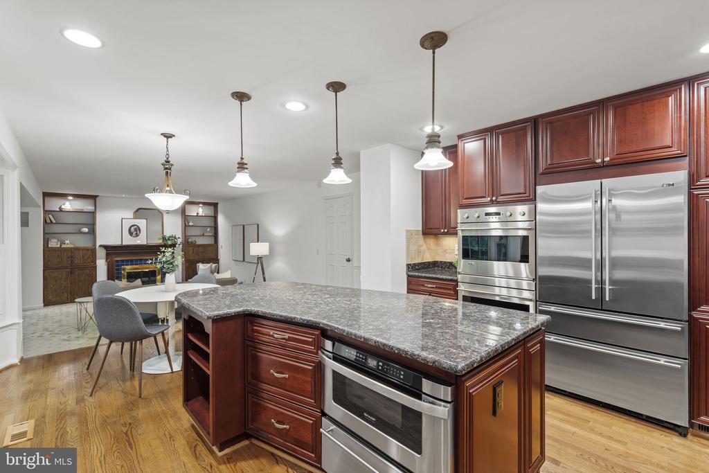 5914 SKYLINE HEIGHTS COURT