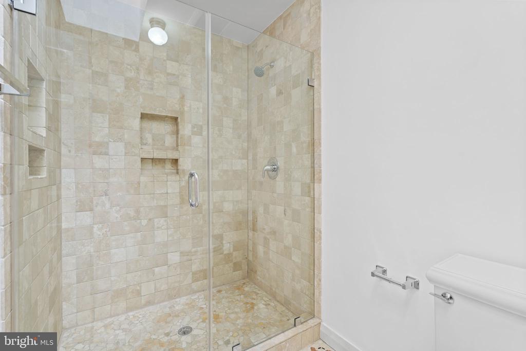 5914 SKYLINE HEIGHTS COURT
