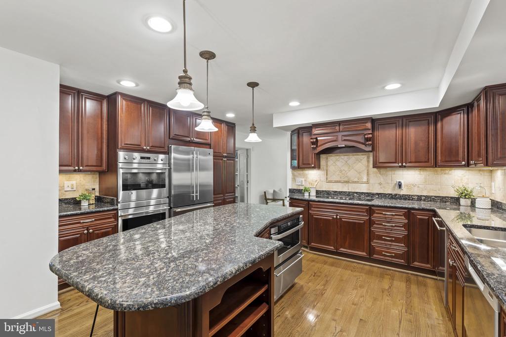 5914 SKYLINE HEIGHTS COURT