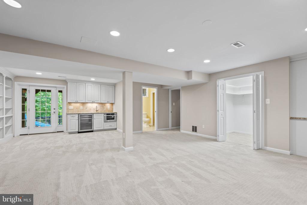 5914 SKYLINE HEIGHTS COURT