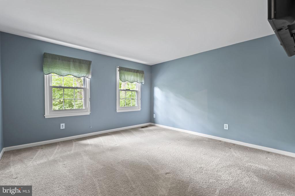 5914 SKYLINE HEIGHTS COURT