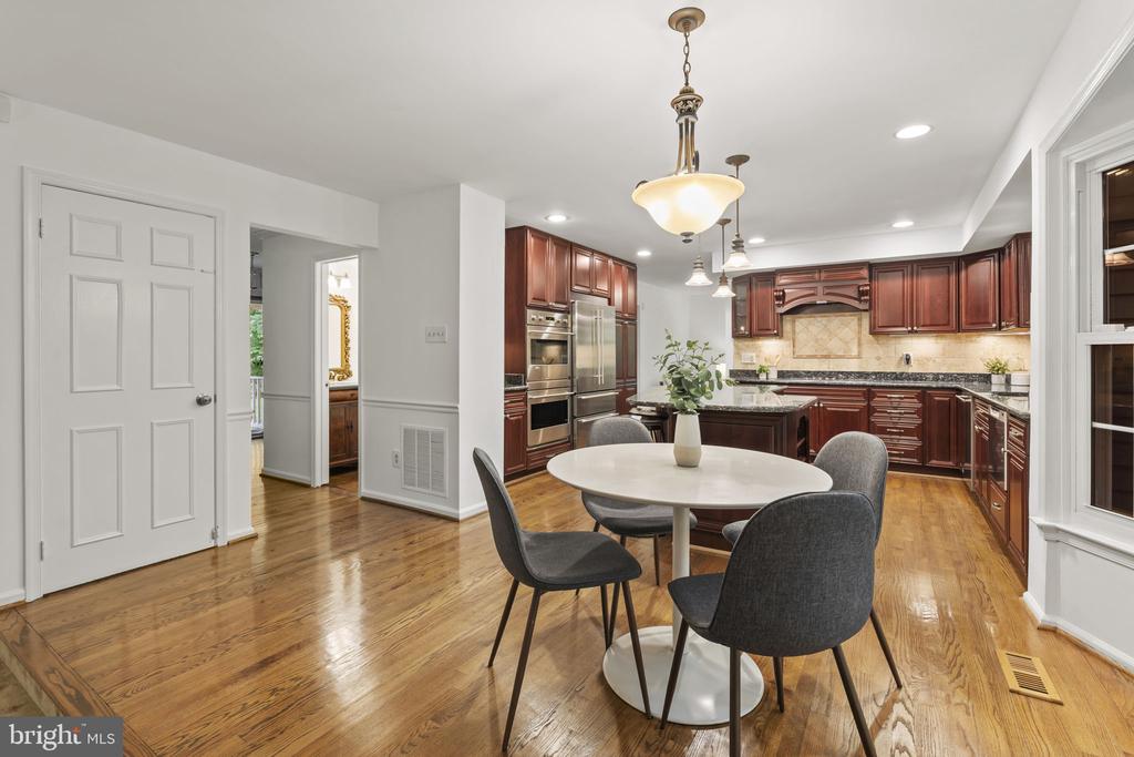 5914 SKYLINE HEIGHTS COURT