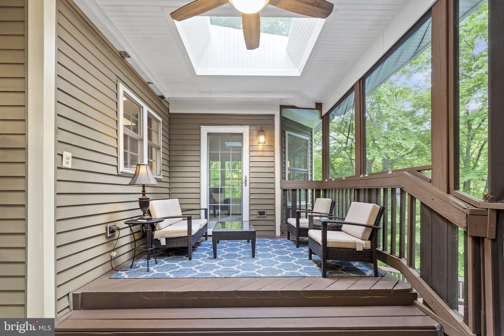 5914 SKYLINE HEIGHTS COURT