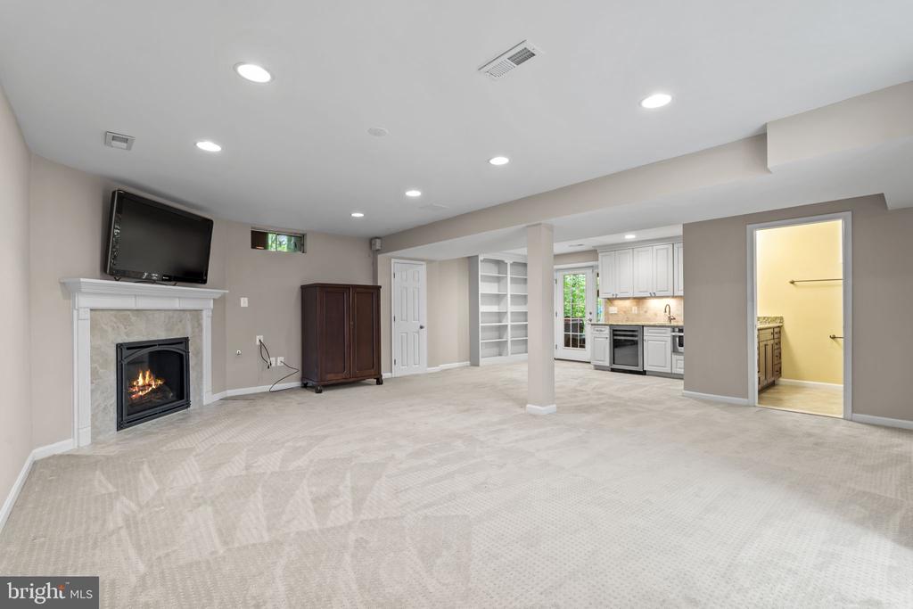 5914 SKYLINE HEIGHTS COURT