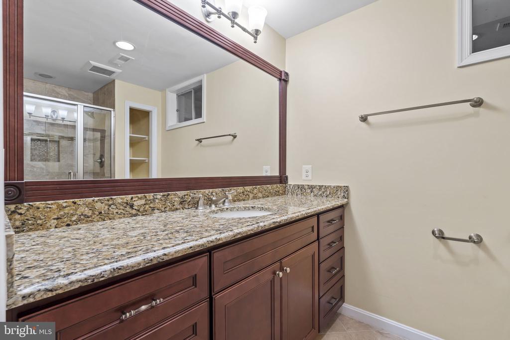 5914 SKYLINE HEIGHTS COURT
