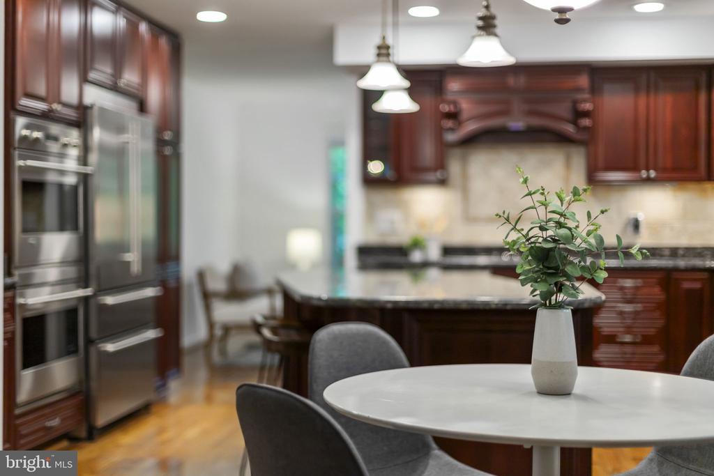 5914 SKYLINE HEIGHTS COURT