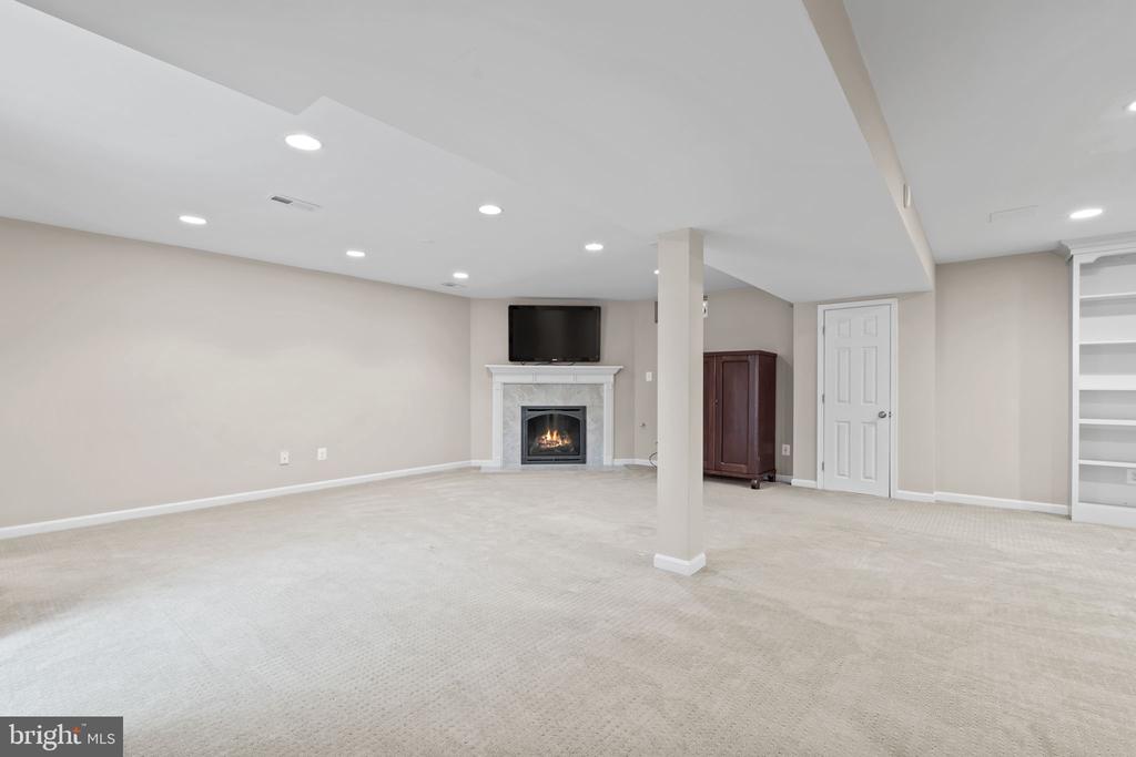 5914 SKYLINE HEIGHTS COURT