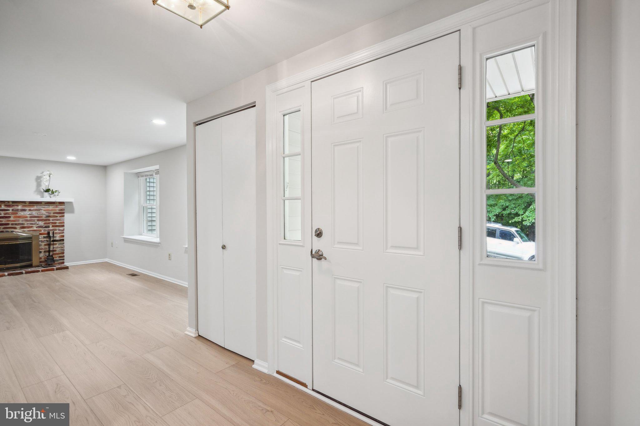 9807 NEW ENGLAND WOODS COURT