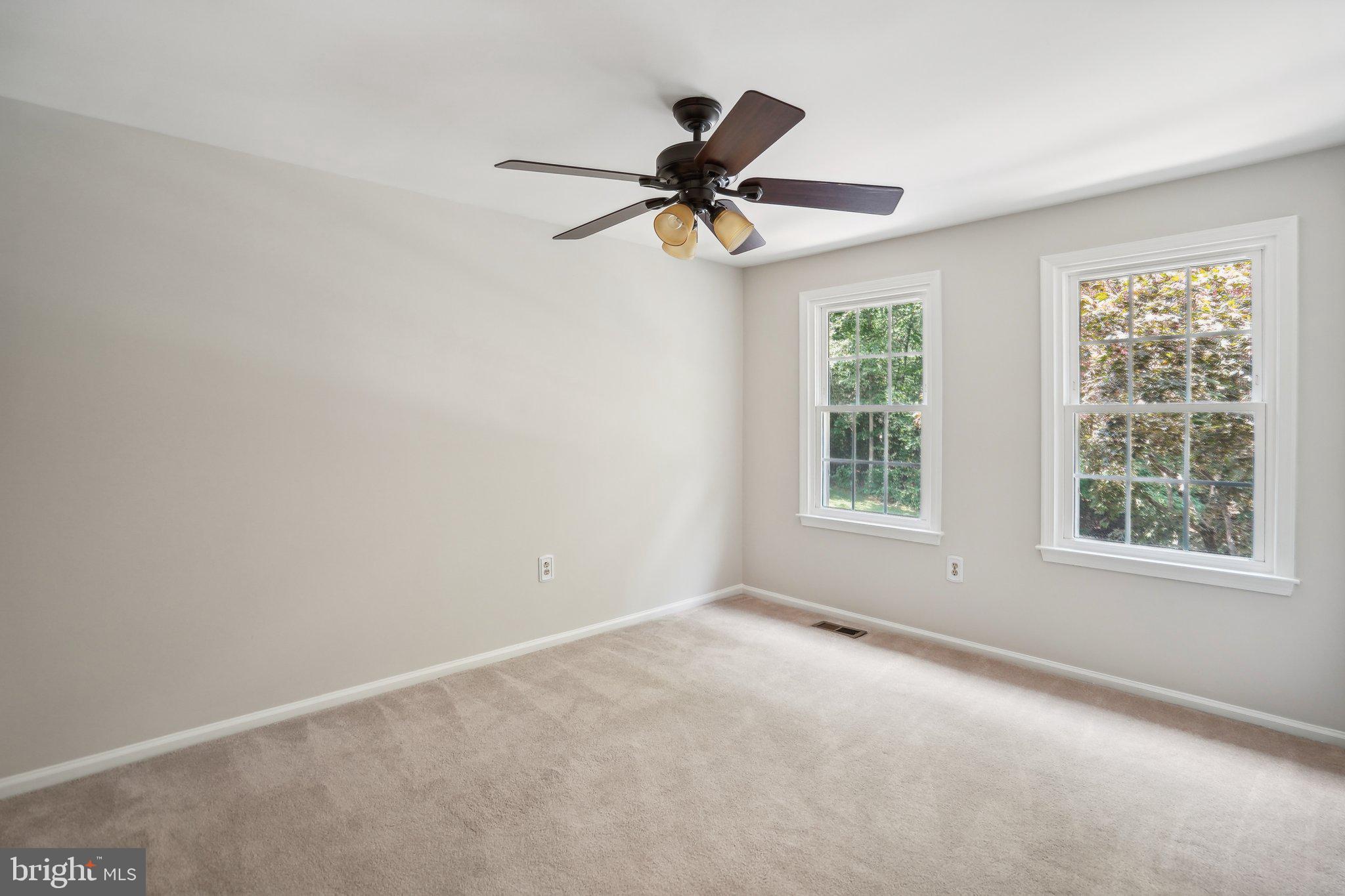 9807 NEW ENGLAND WOODS COURT