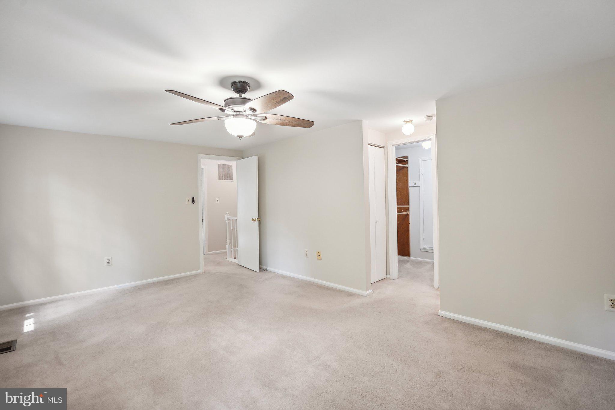 9807 NEW ENGLAND WOODS COURT