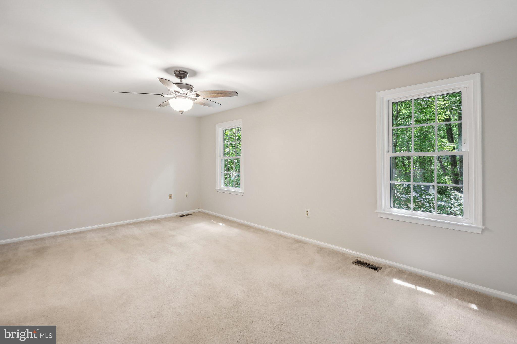 9807 NEW ENGLAND WOODS COURT