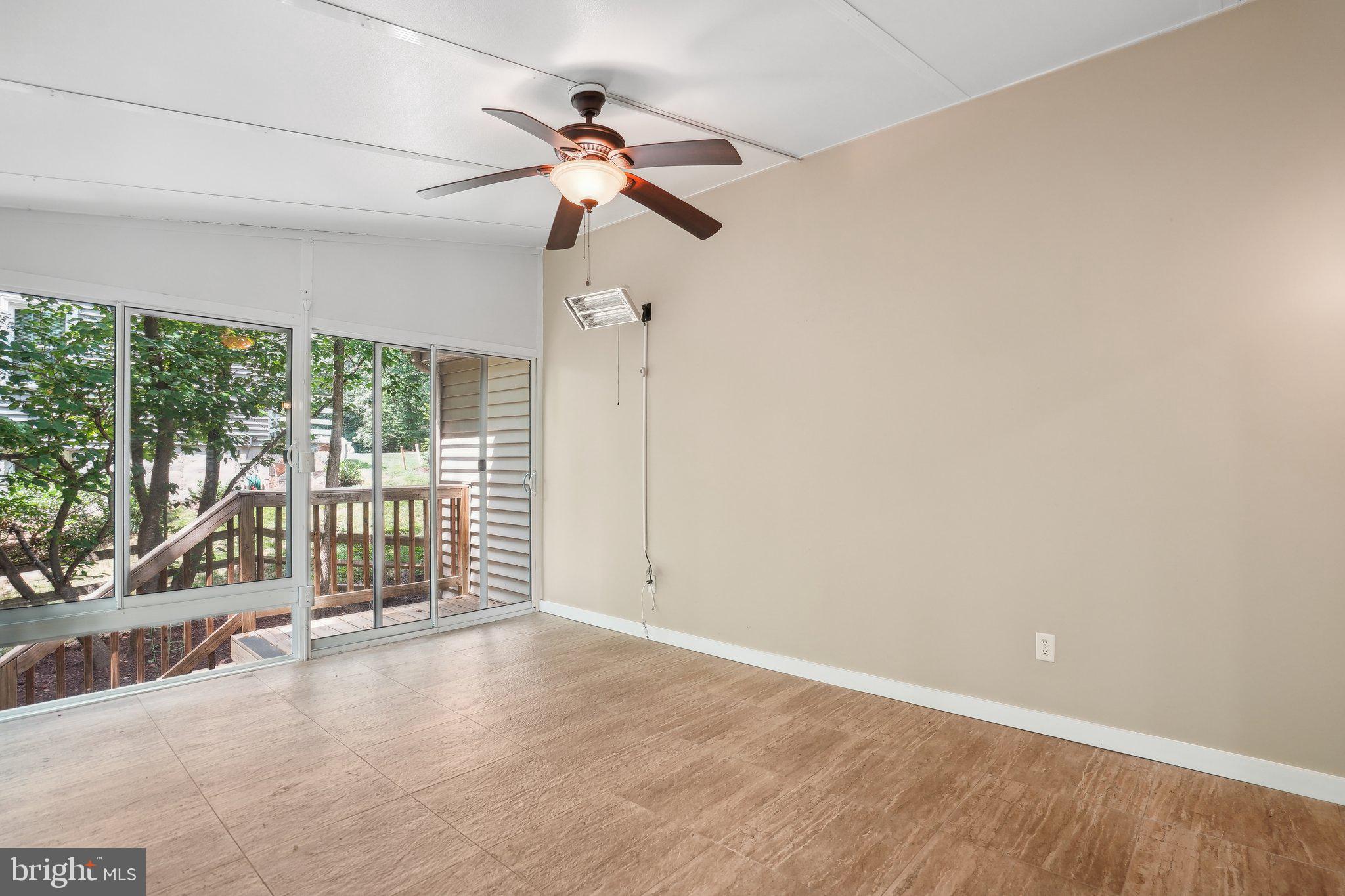 9807 NEW ENGLAND WOODS COURT