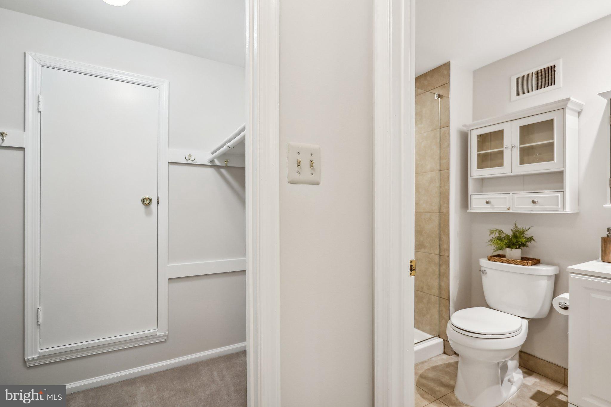 9807 NEW ENGLAND WOODS COURT