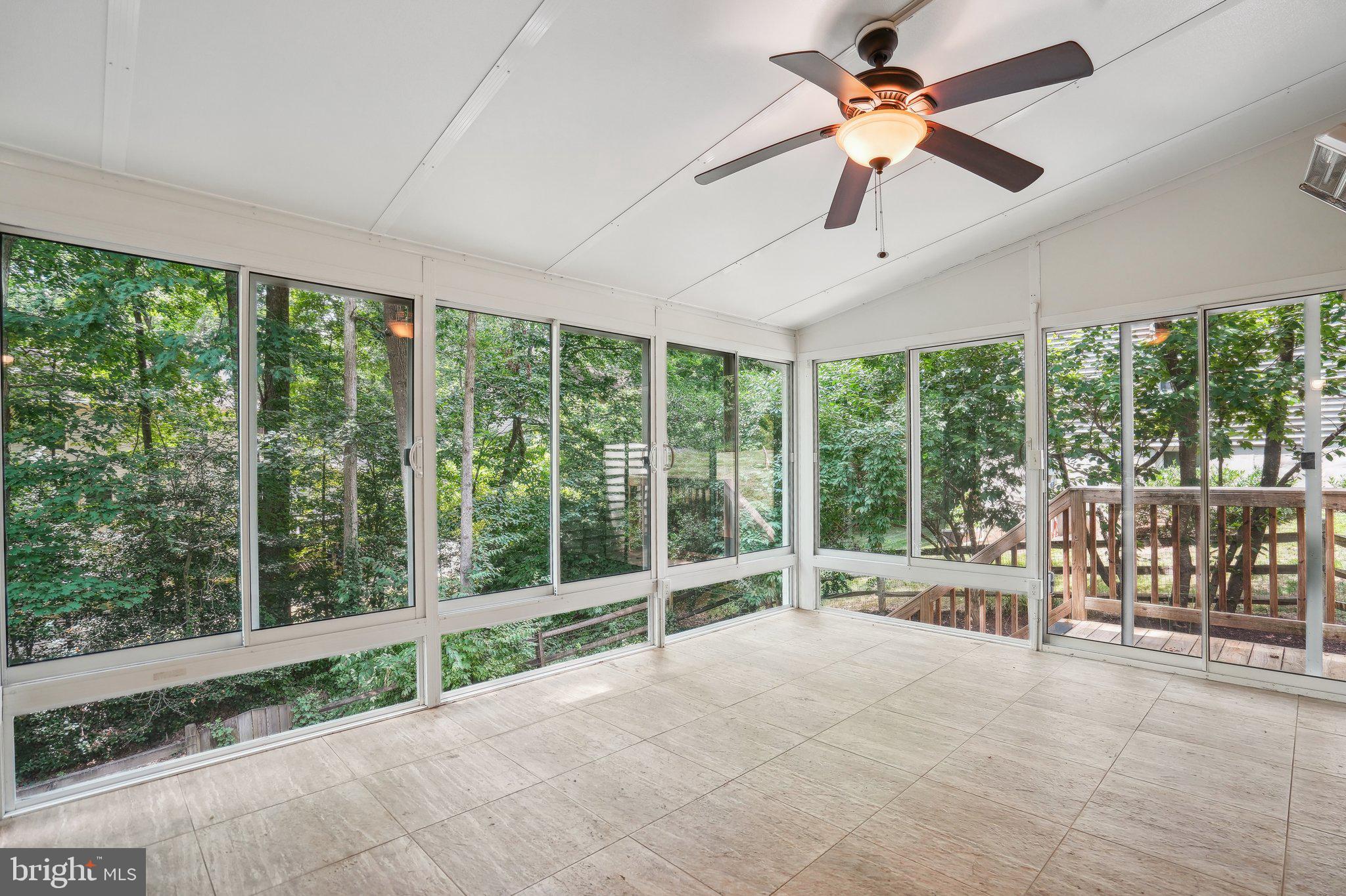 9807 NEW ENGLAND WOODS COURT