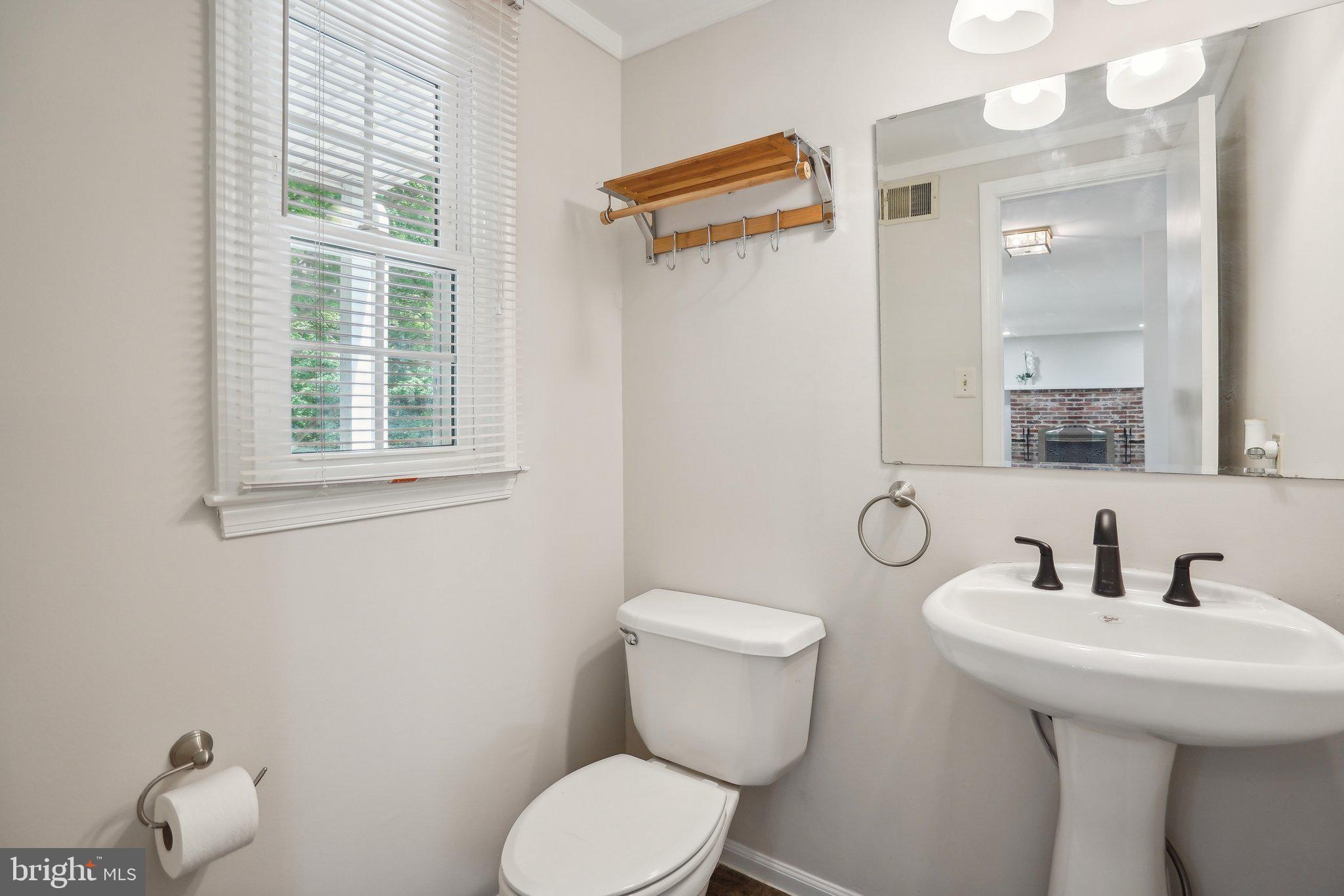 9807 NEW ENGLAND WOODS COURT