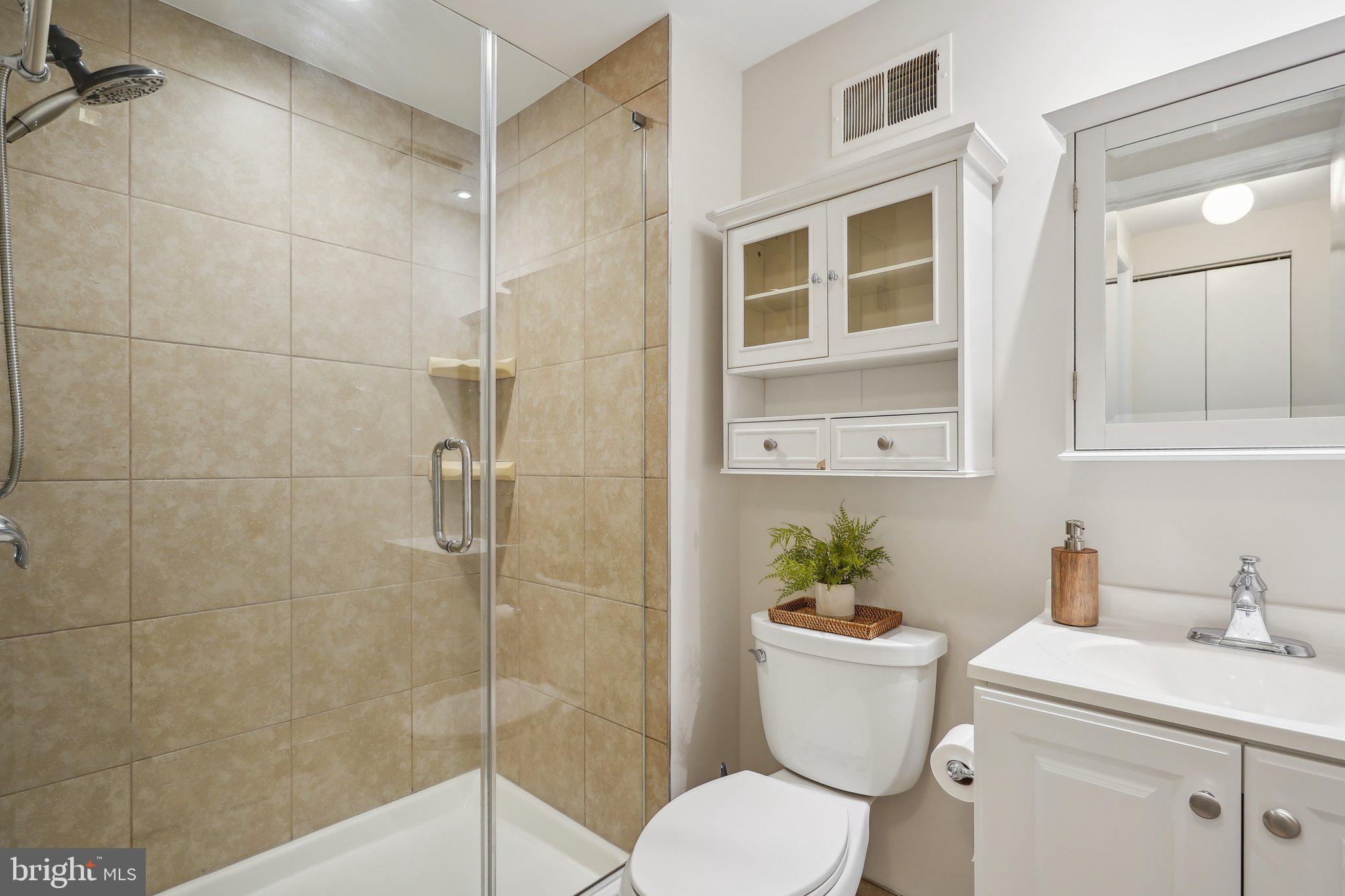 9807 NEW ENGLAND WOODS COURT