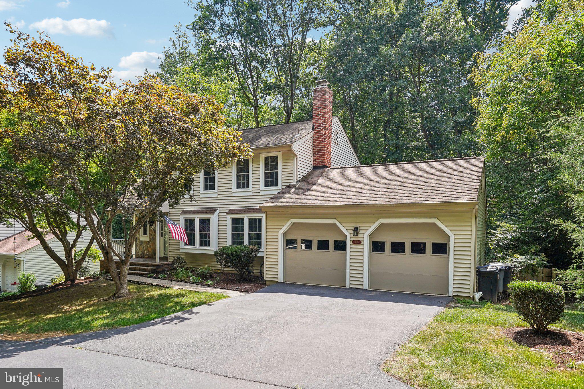 9807 NEW ENGLAND WOODS COURT