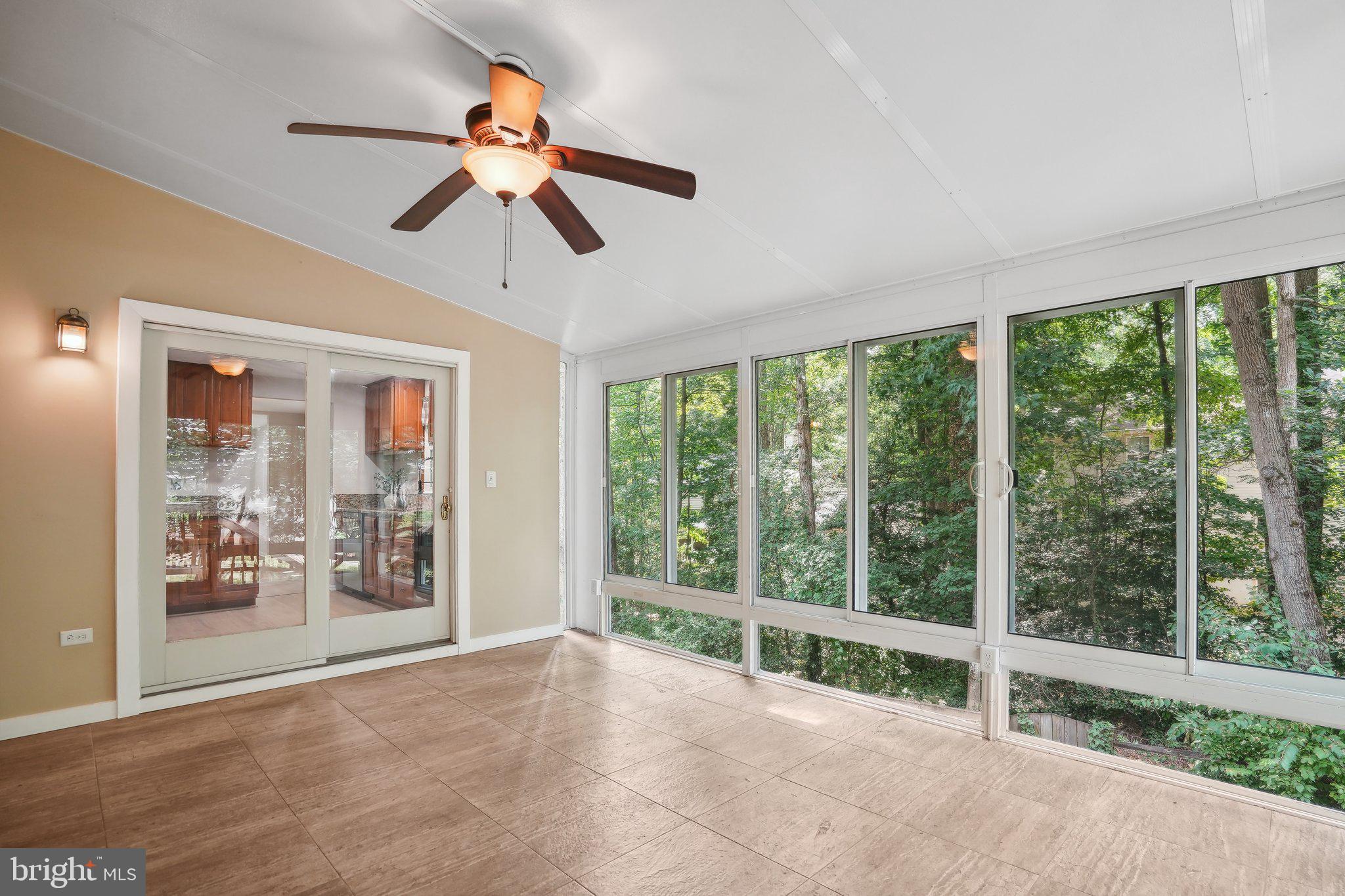9807 NEW ENGLAND WOODS COURT