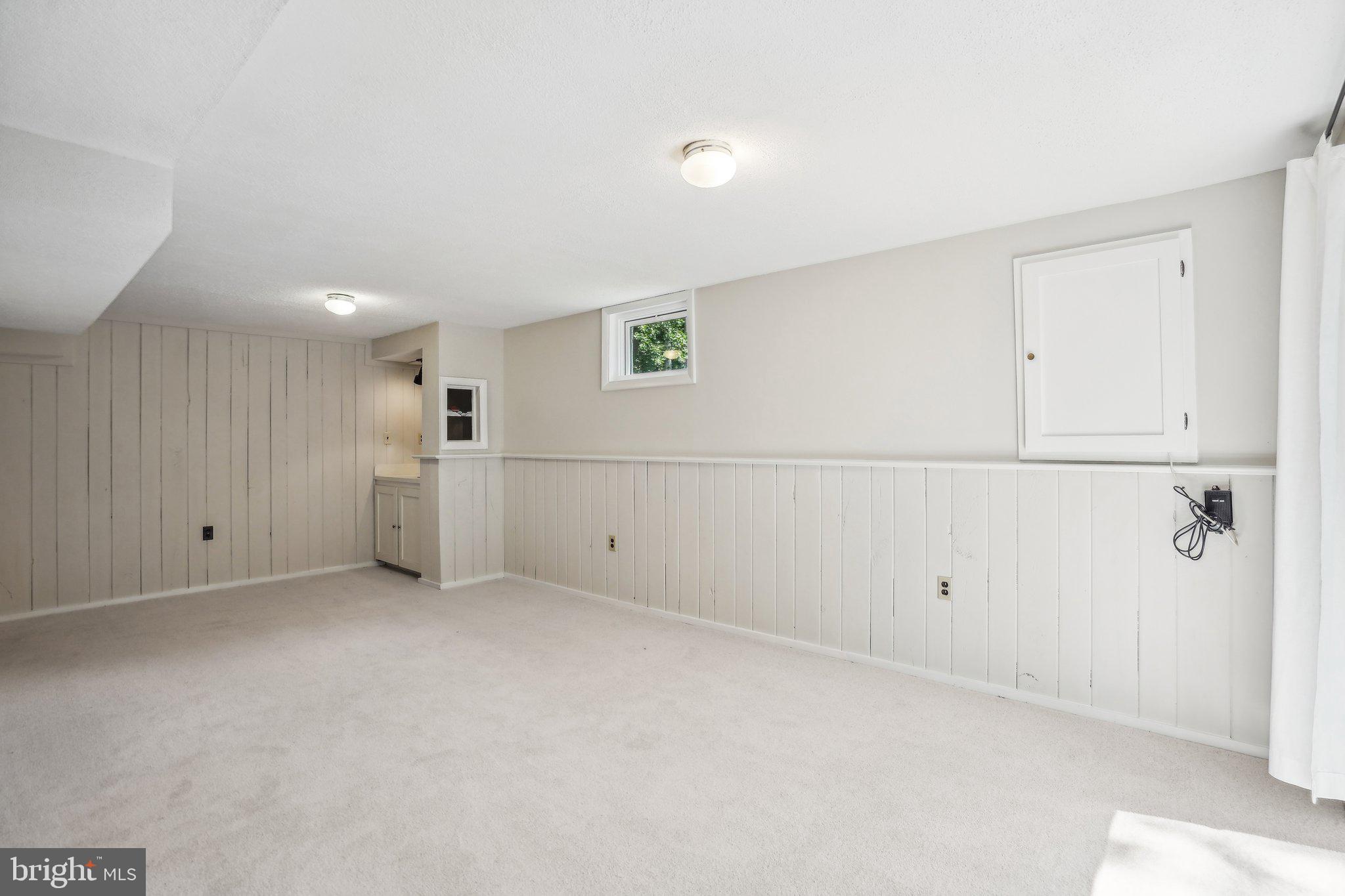 9807 NEW ENGLAND WOODS COURT