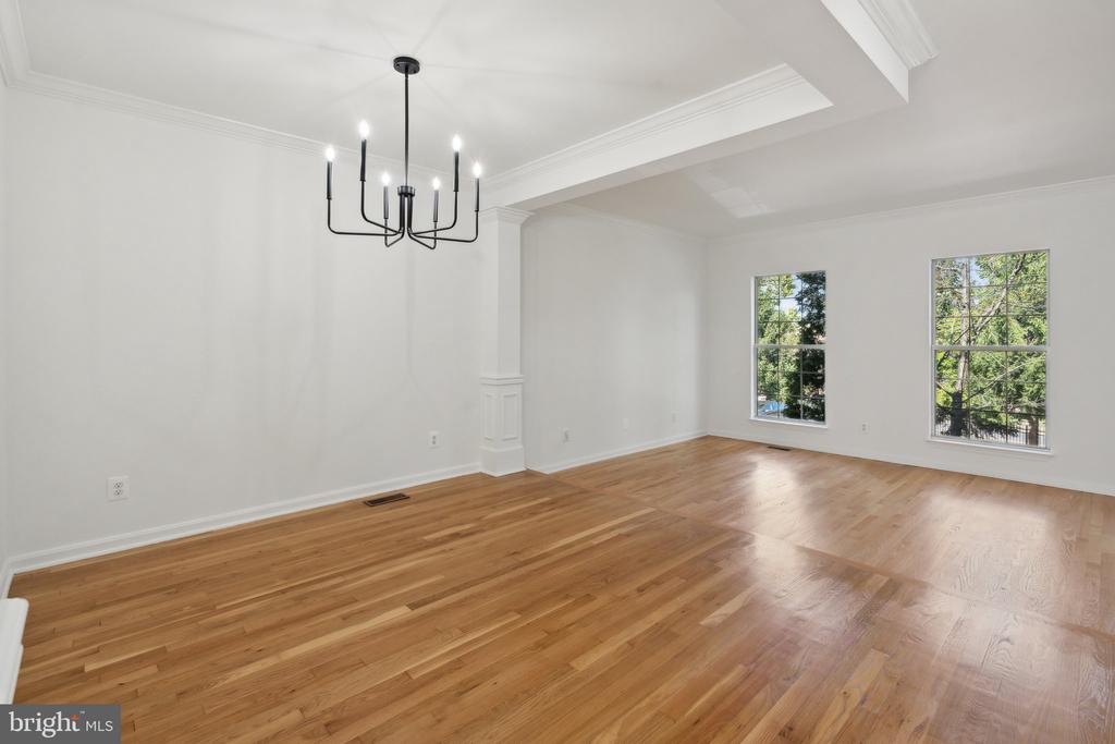 1023 LEXUS WAY
