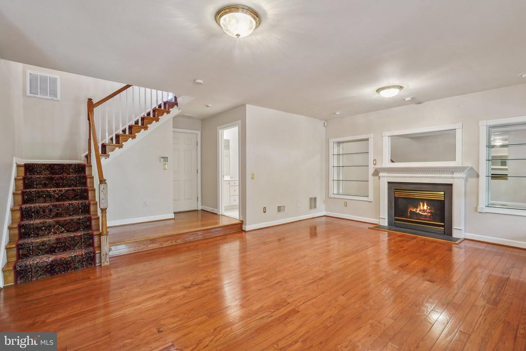 8022 KIDWELL HILL COURT
