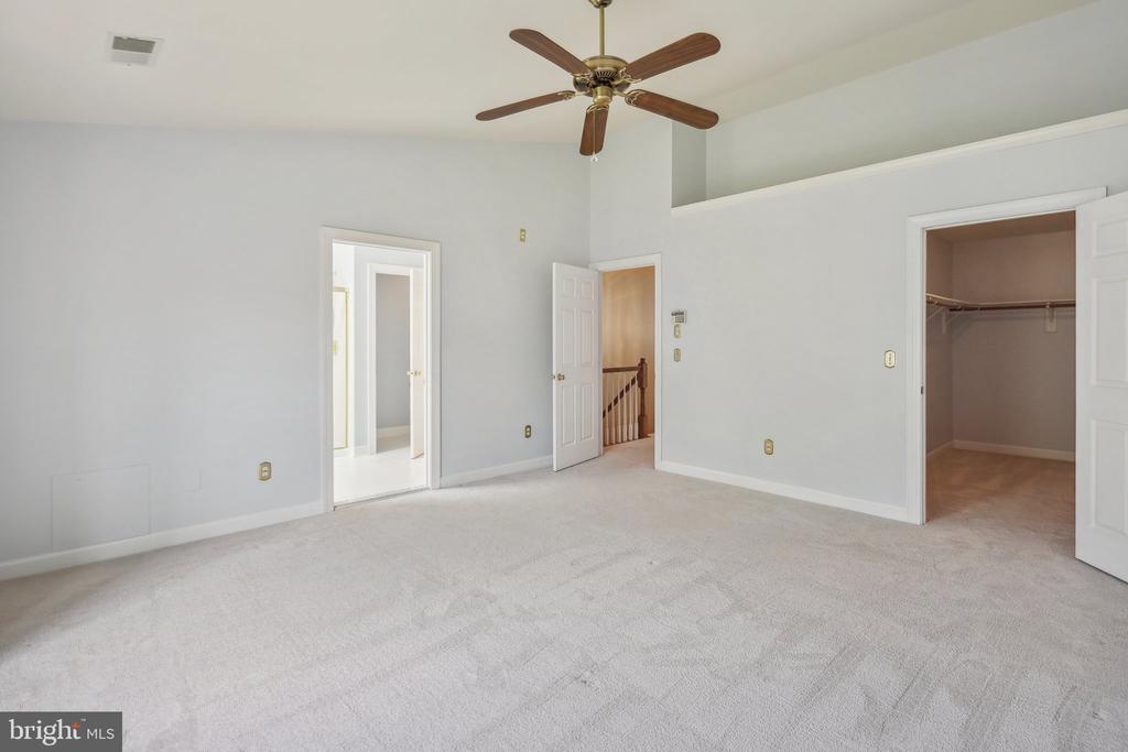 8022 KIDWELL HILL COURT