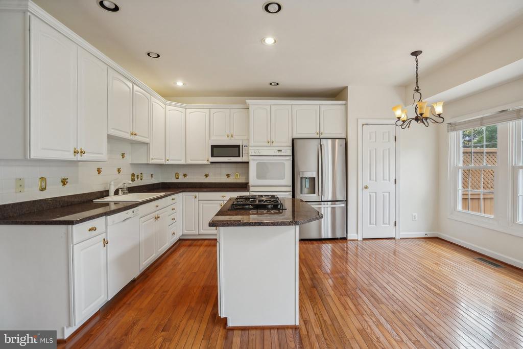 8022 KIDWELL HILL COURT