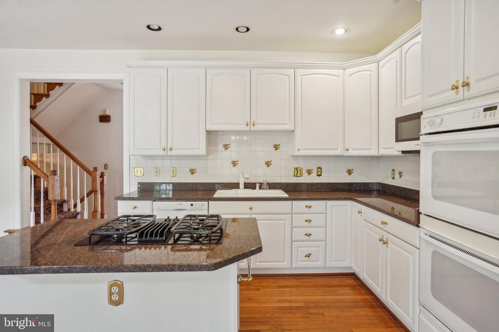 8022 KIDWELL HILL COURT