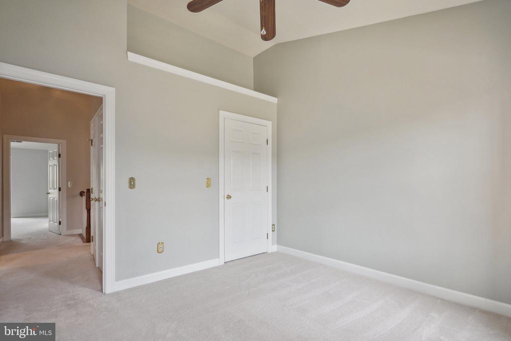 8022 KIDWELL HILL COURT